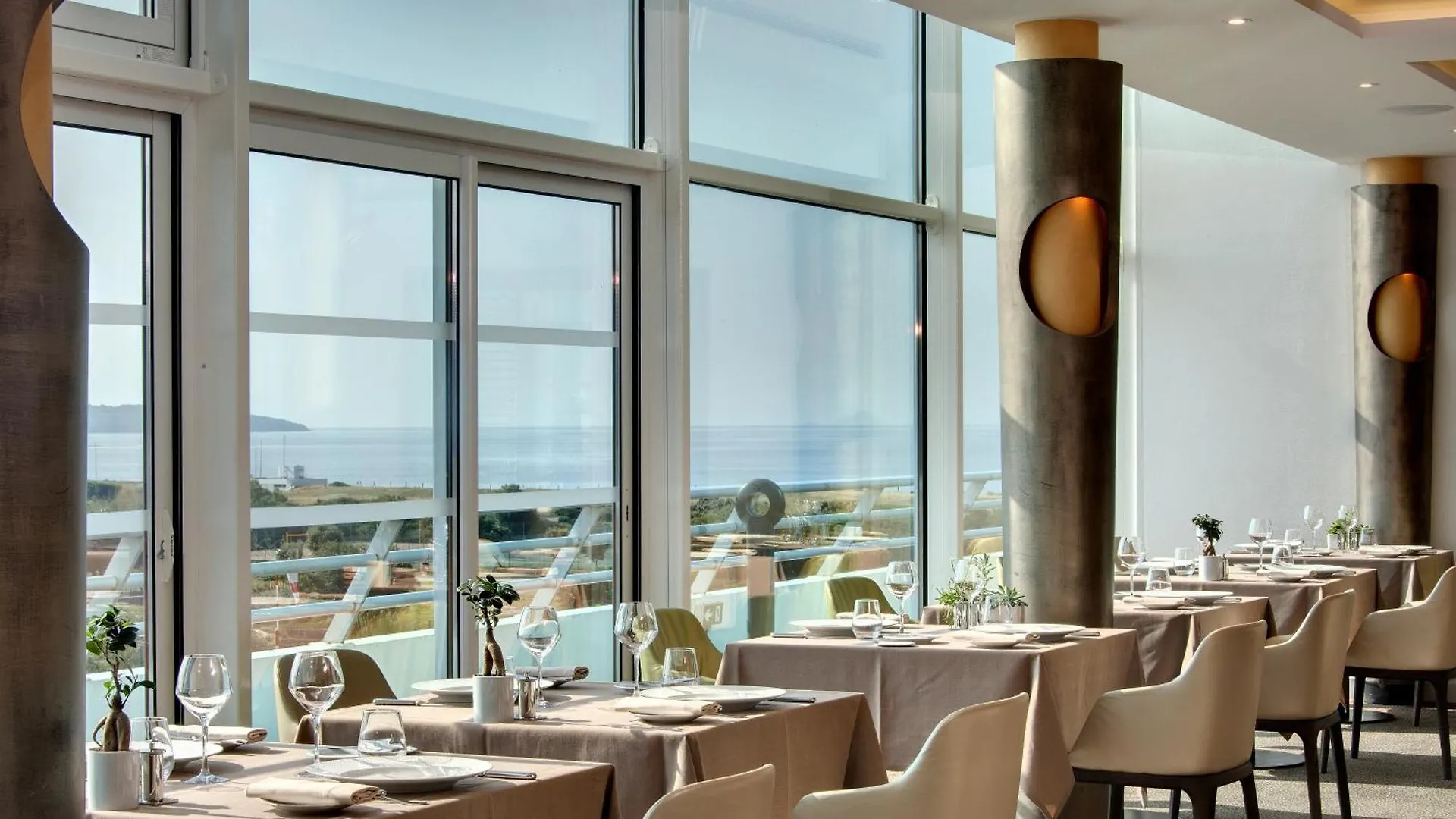 Miramar La Cigale Hotel Thalasso & Spa Arzon 5*,  Francia